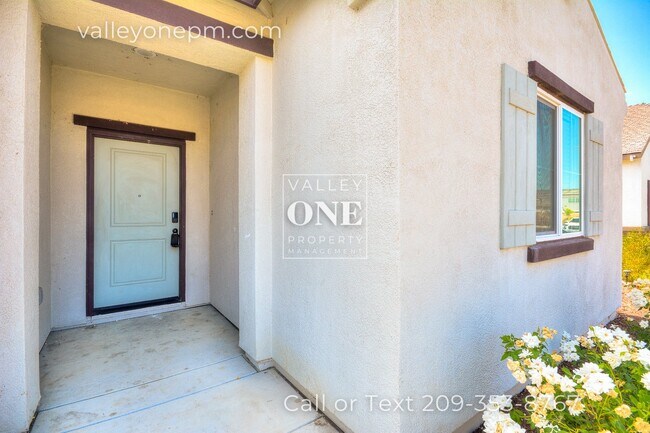 Building Photo - 637 Mansfield Dr
