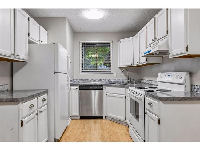 Building Photo - 13316 Zenith Ln