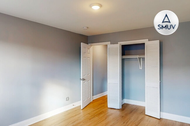 Building Photo - 501 N Belnord Ave