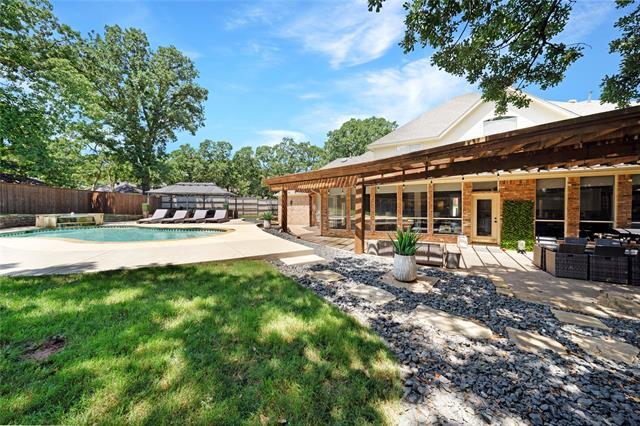 Building Photo - 208 Wellington Oaks Pl