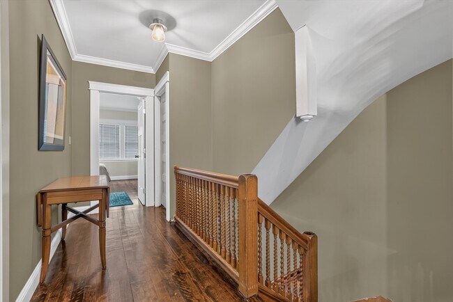 Building Photo - 9 S Munroe Terrace