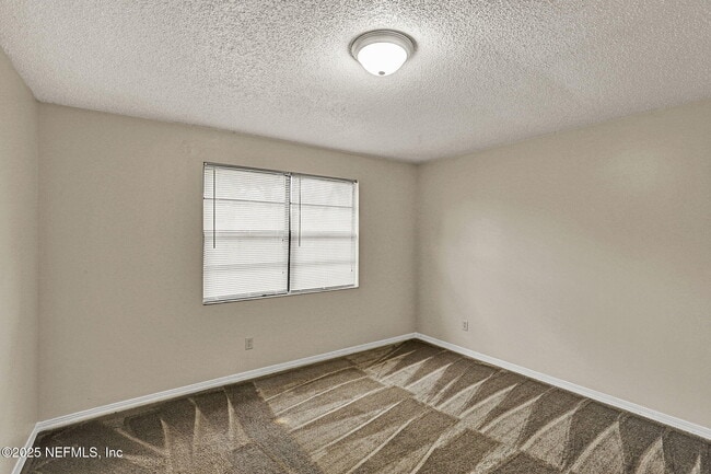 Building Photo - 475 Crabapple Ct