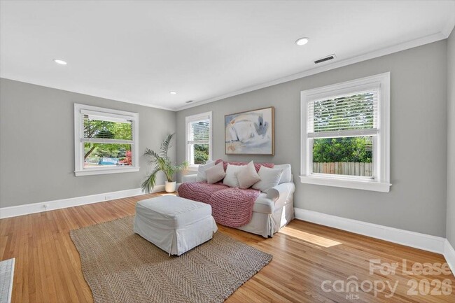 Building Photo - 3920 Haven Dr