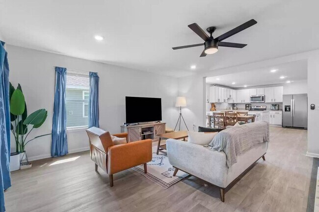 Building Photo - Beautiful, newly built 3-bedroom in South Walton