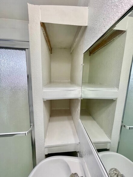 Building Photo - 475 Newton Ave