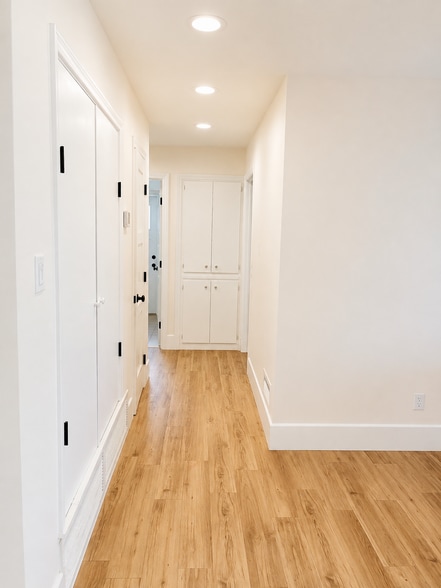 Hallway - 1332 E Galvin St