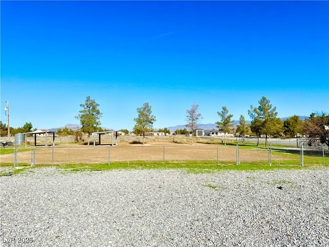 Building Photo - 1230 W Iguana St