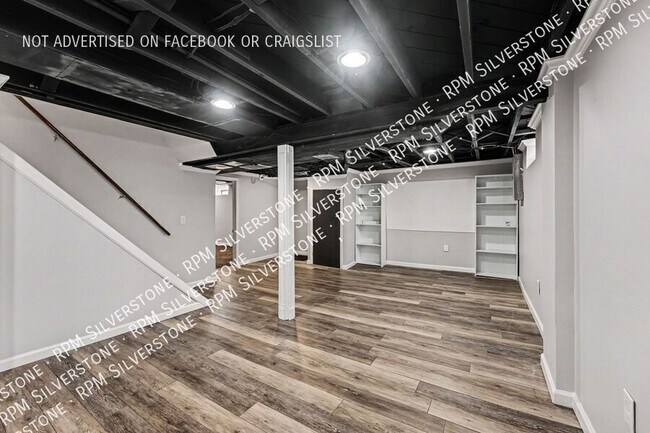 Building Photo - 1403 N Altadena Ave