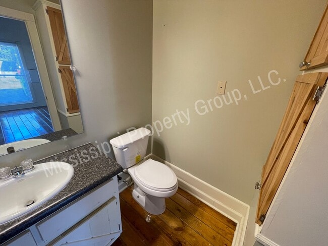 Building Photo - Efficiency 1BR/1.5BA FOR RENT