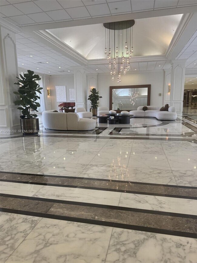 Building Photo - 5600 Collins Ave