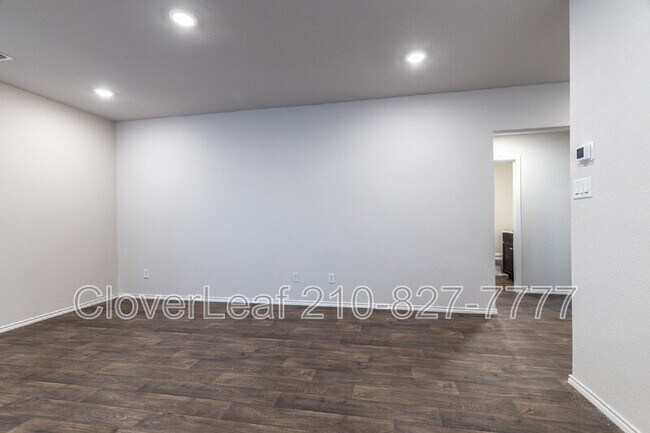 Building Photo - 825 Gerardia Ct