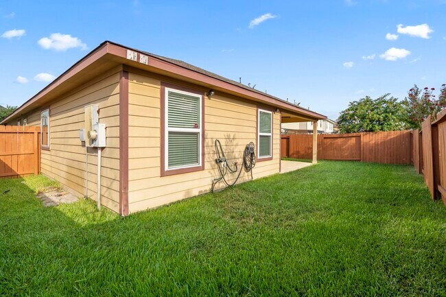 Building Photo - 3058 Upland Spring Trace