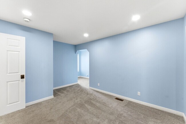 Building Photo - 1041 W Grindelwald Ct