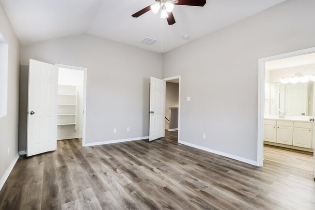 Building Photo - 20806 Fox Trot Ct