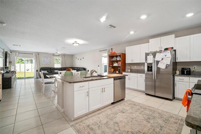 Building Photo - 5430 Blue Azure Dr