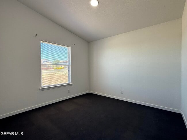 Building Photo - 1217 Iguana Pl