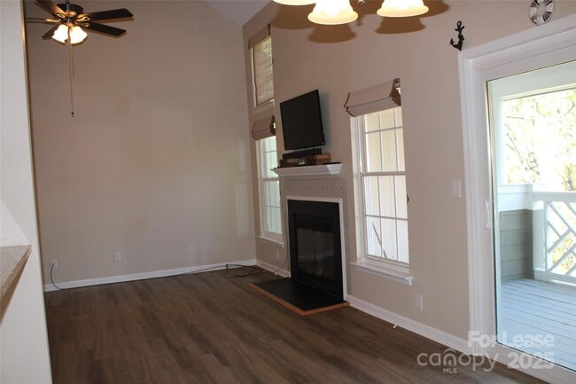 Building Photo - 19839 Henderson Rd