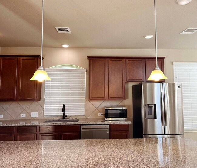 Building Photo - 25981 N Kings Mill Ln