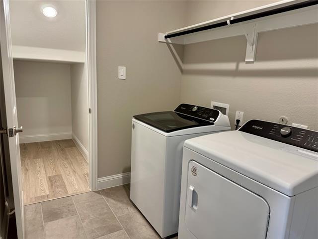 Building Photo - 685 Briar Dr