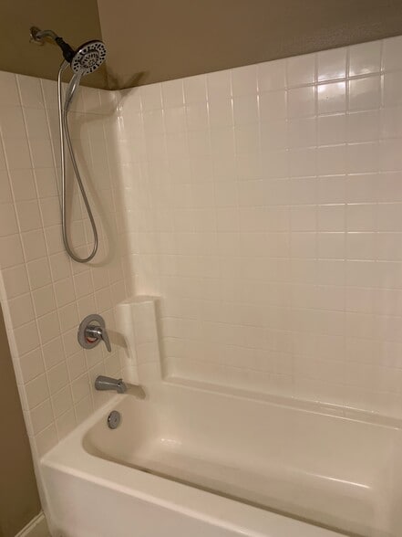 Building Photo - 4000 McHugh Rd