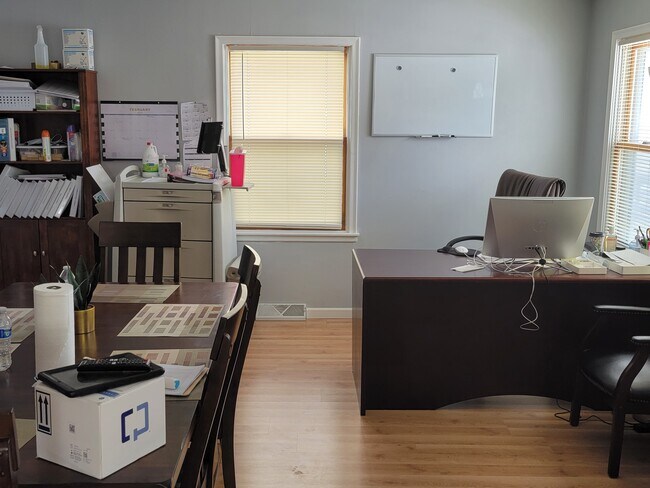 Building Photo - 5814 46th Ave S