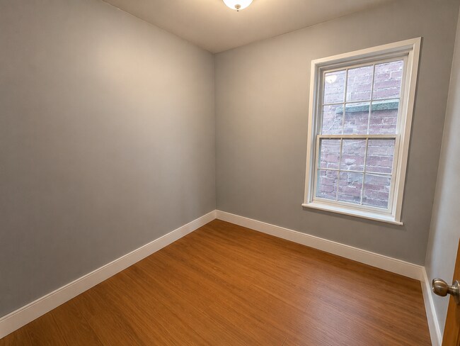 Building Photo - 47-49 Vliet Street