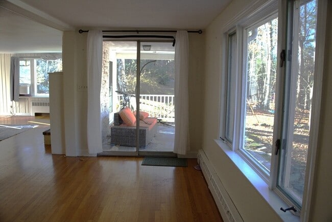 Building Photo - 139 Grove St