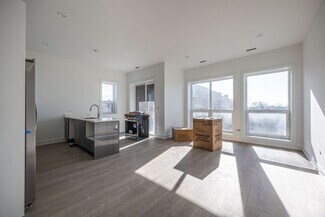Building Photo - 2920 W Belmont Ave