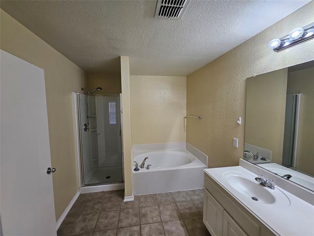 Building Photo - 1232 Sweetwater Dr