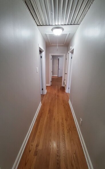 Building Photo - 1336 Oak Ridge Dr