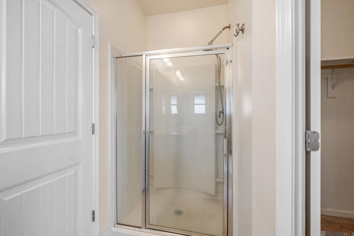 Building Photo - 13440 Larch Ct