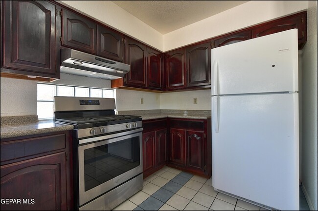 Building Photo - 695 Bluff Canyon Cir