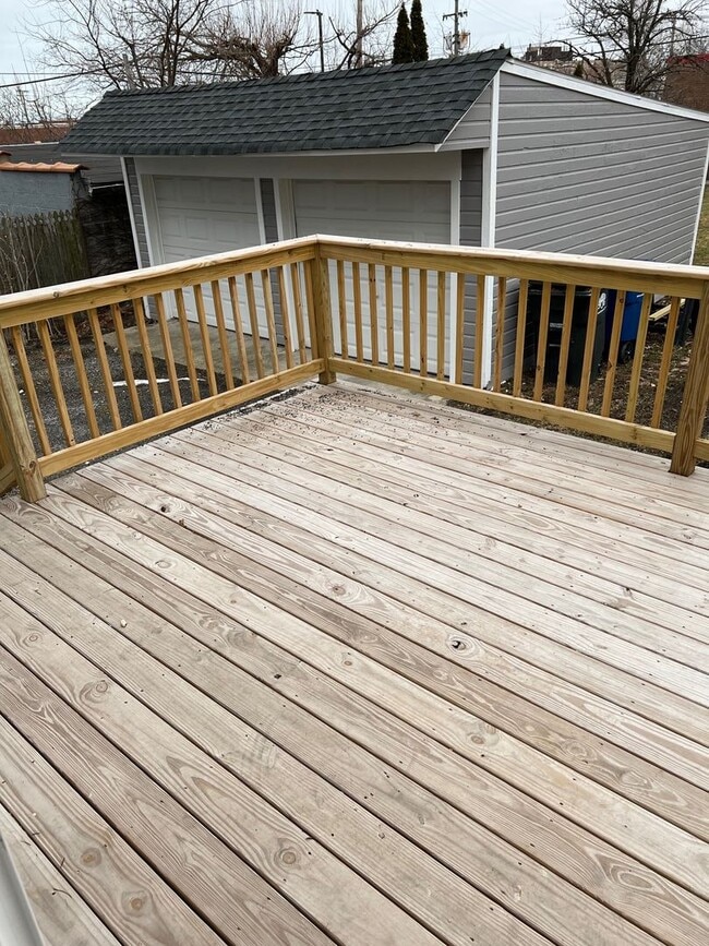 Building Photo - Gorgeous 4 bed, 2.5 bath stunner in Lakewood!
