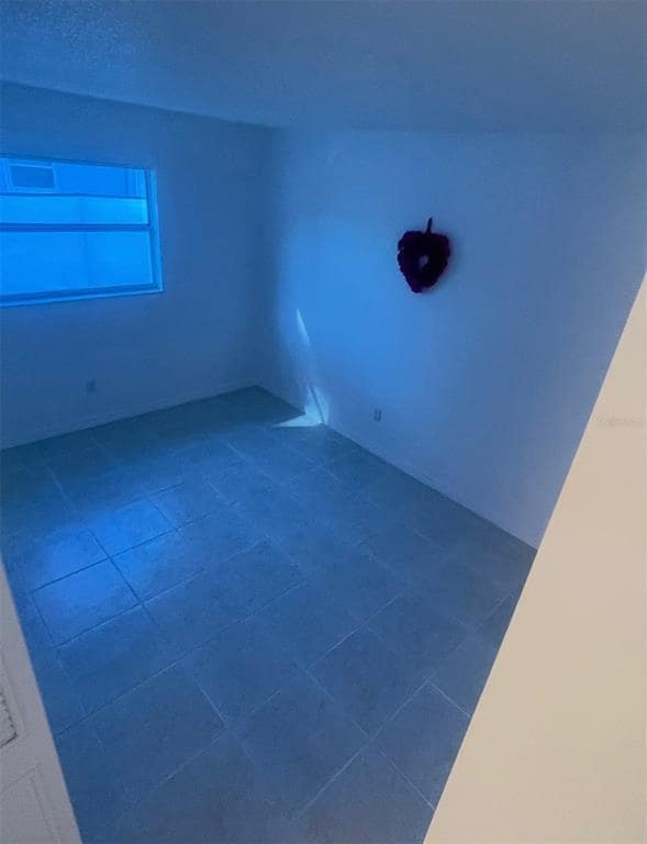 Building Photo - 3004 Oaklawn Ave