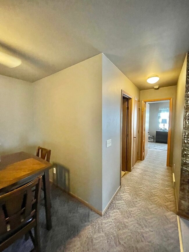 Building Photo - 76 W Washington St