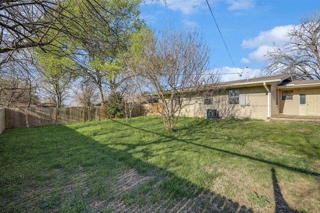 Building Photo - 4313 Bonnie Dr