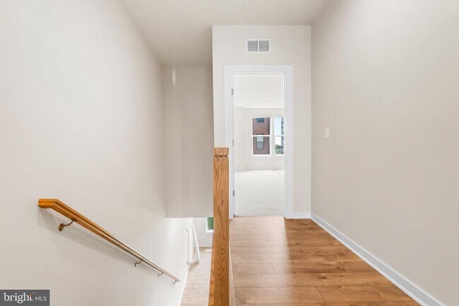Building Photo - 44487 Wolfhound Sq