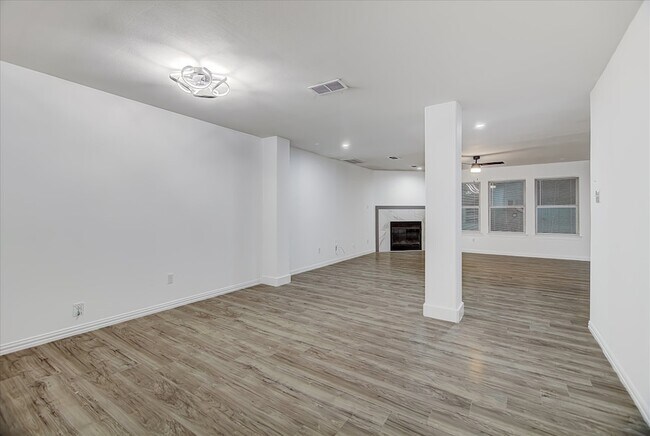 Building Photo - 3107 Rendezvous Ct