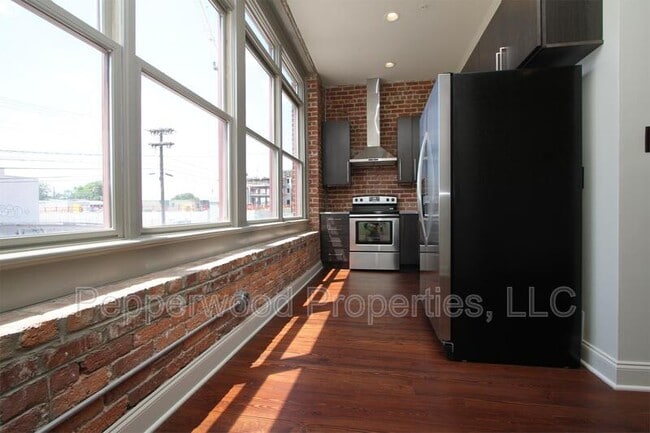 Building Photo - 149 S Daniel Morgan Ave