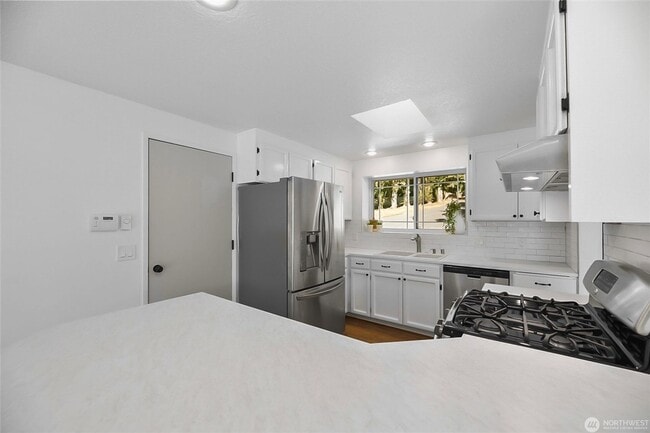 Building Photo - Fobes Hill Rental!