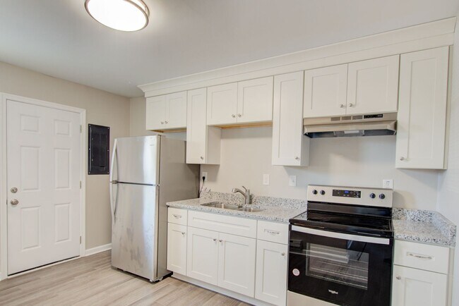 Building Photo - 7919 Thompson Rd