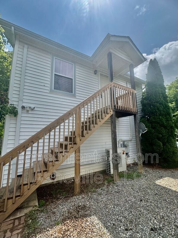 Building Photo - 3 Rosemont Ct