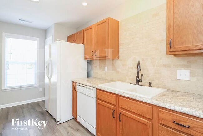 Building Photo - 2648 Wynbrook Dr