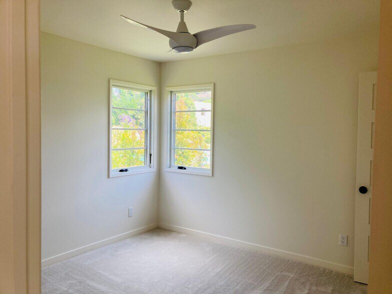 back bedroom - 624 Bonair St