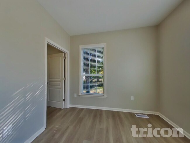 Building Photo - 202 Harris Ct