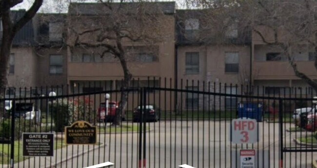 Building Photo - 8421 Hearth Dr