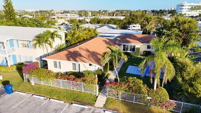 Building Photo - 1258 Beach Rd