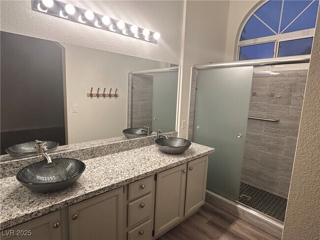 Building Photo - 8148 Tone St