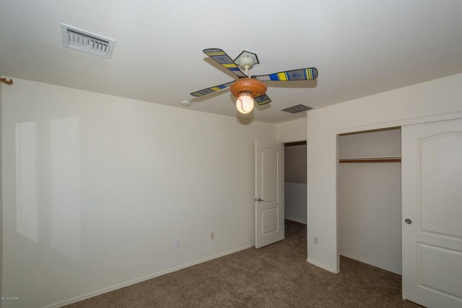 Building Photo - 8332 N Johnson Dr