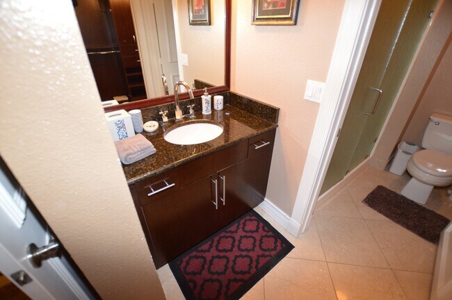 Building Photo - Meridian - Luxury 2 Bed | 2 Bath Condo